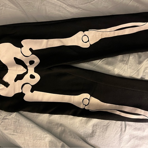 H&M Kids Skeleton Set - Black and White - Picture 3 of 3
